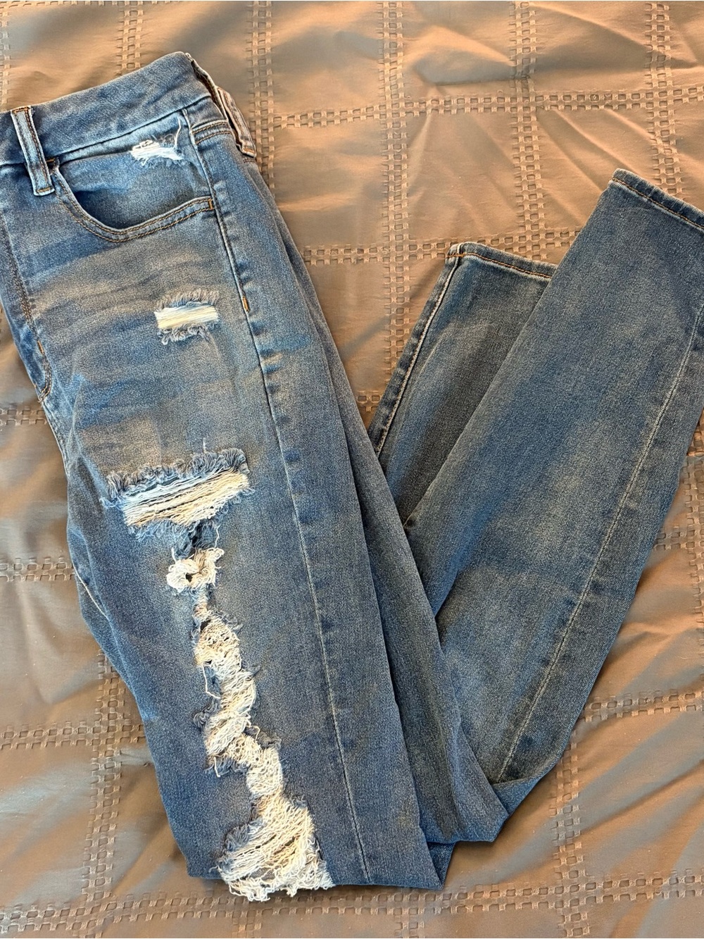 American Eagle Distressed Curvy Super Hi-Rise Jegging